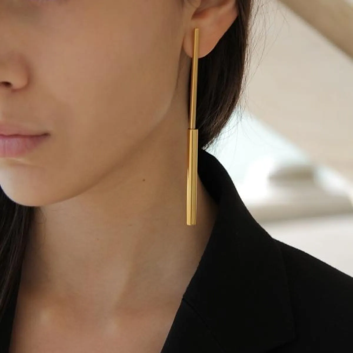 Long Senzill Line Statement Earrings